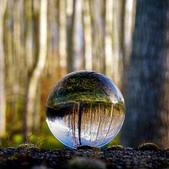 glass-sphere-7986102_640